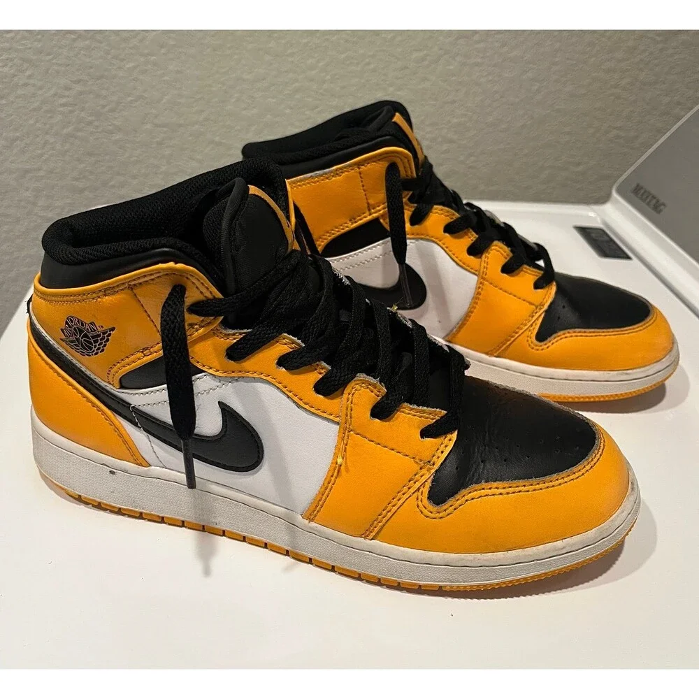 Nike Air Jordan 1 Mid Taxi GS Youth Size 7Y Yellow Black White 554725-701
